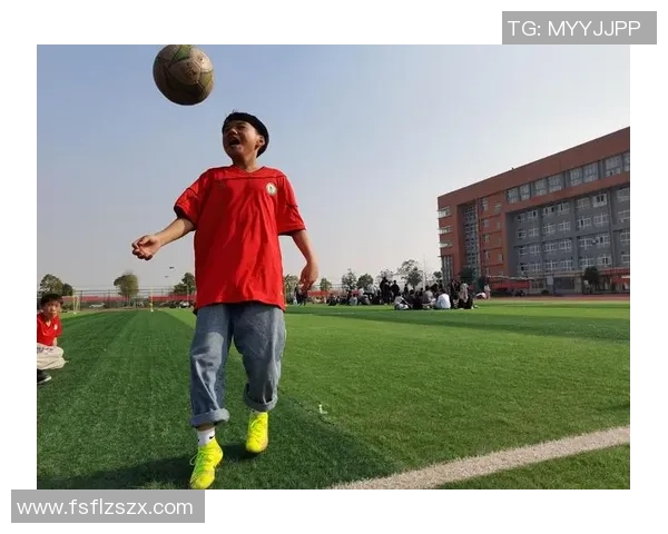 足球赛场上的颠球大师是谁 技巧与创造力的完美结合揭秘